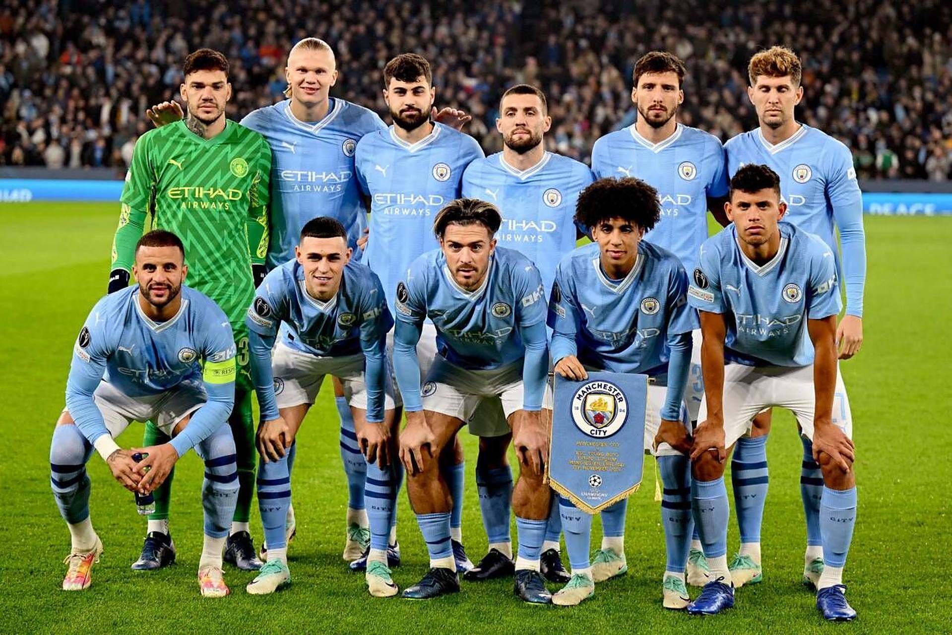 老将关键铲断救险，成全场转折点（老将神勇铲断化险，成为比赛拐点）