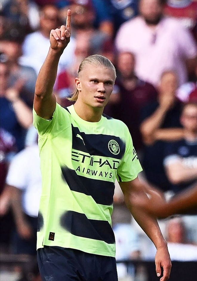 水平如何？菲利克斯训练中与门将本托互换角色，完成几次扑救（菲利克斯训练场客串门将，与本托互换位置多次完成扑救）